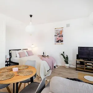 Apartament Ciche Studio, Blisko Metra Politechnika, Darmowy Parking, Warszawa